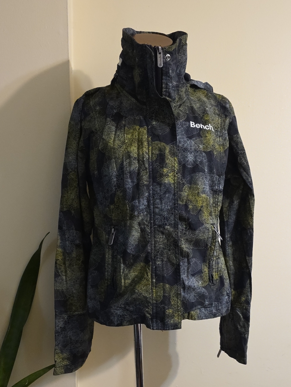 BENCH Women's  Printed BBQ Jacket - Multi - XL